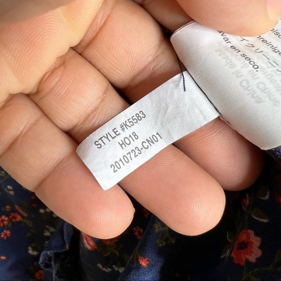 Madewell Blue Blouse Silk Stanza Ruffle-Hem Top in Moonless Floral size S - Picture 10 of 10